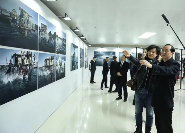 【大师影展】Ky开元集团举行“影话”摄影展